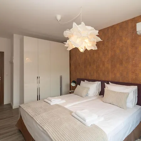 Contemporary Charm In Old *