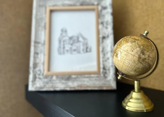 Contemporary Charm In Old Appartamento *