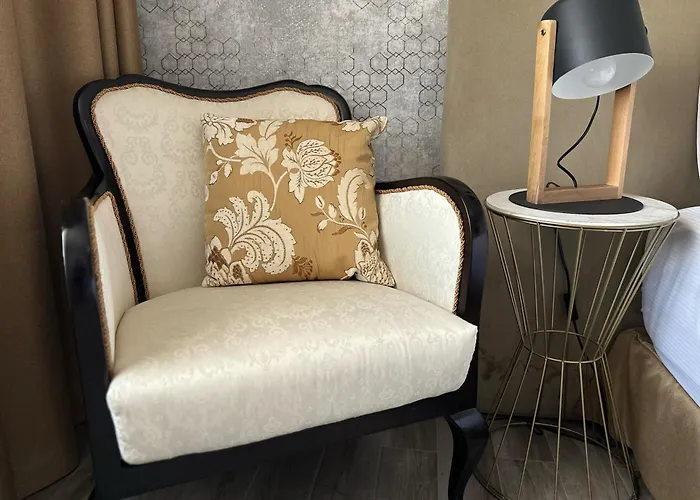 Appartamento Contemporary Charm In Old