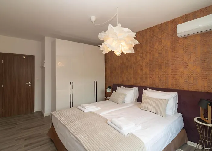 Contemporary Charm In Old *