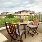 Apartment Contemporary Charm In Old Sofia