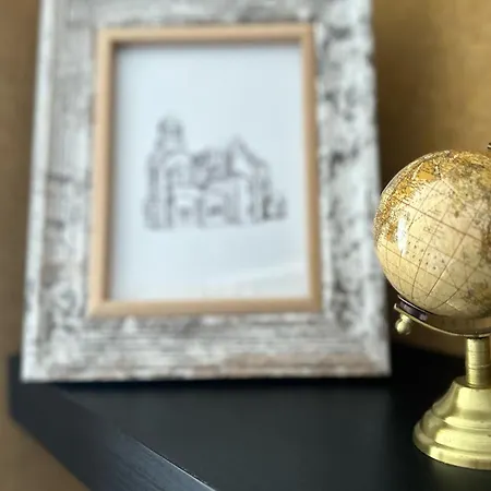 Contemporary Charm In Old Lejlighed *