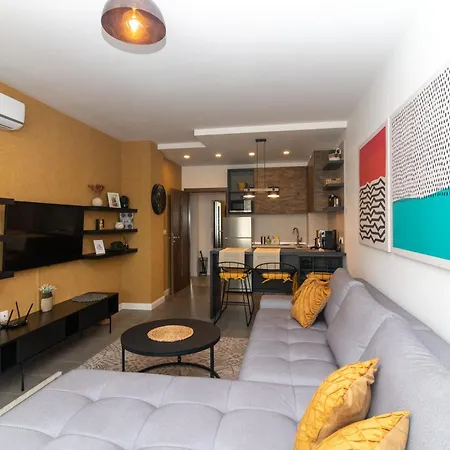 Contemporary Charm In Old Apartament *