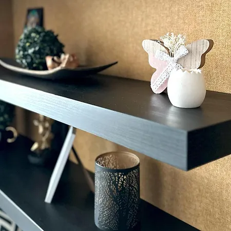 Contemporary Charm In Old Apartamento