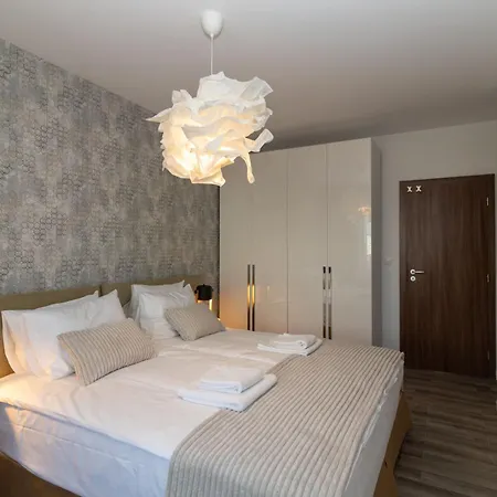 Apartament Contemporary Charm In Old *